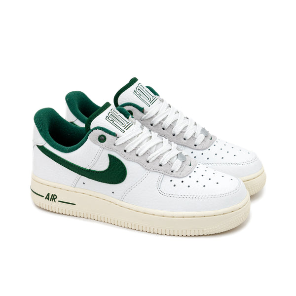 Green hot sale white nike