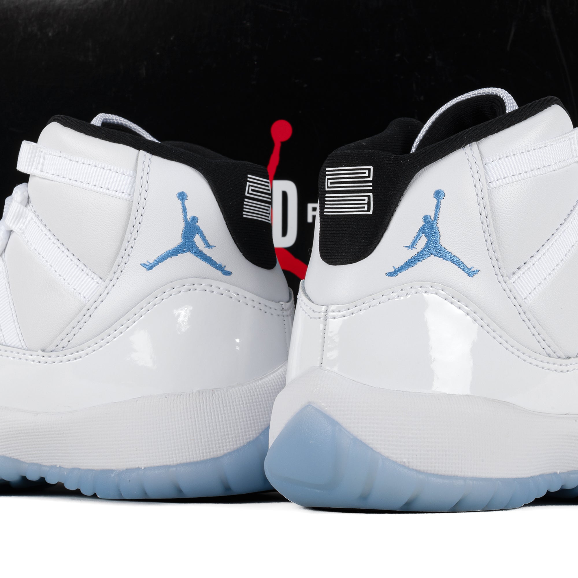 Nike Air Jordan 11 Retro (GS) White/Legend Blue/Black 378038-104