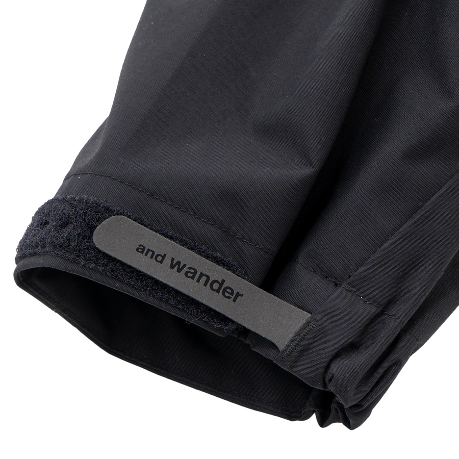 and wander 2.5L Hiker Rain Jacket Black