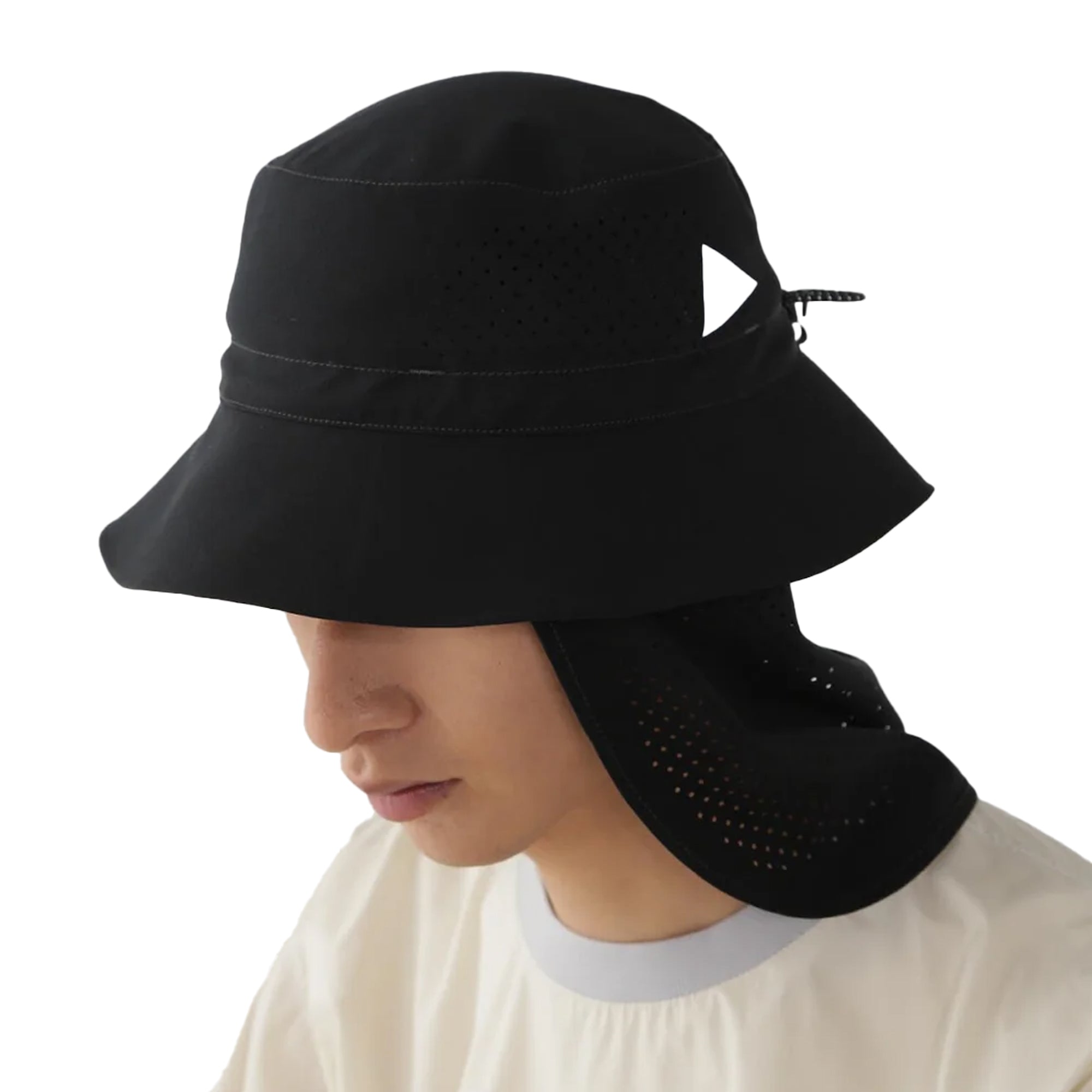 and wander Tech Hat Black