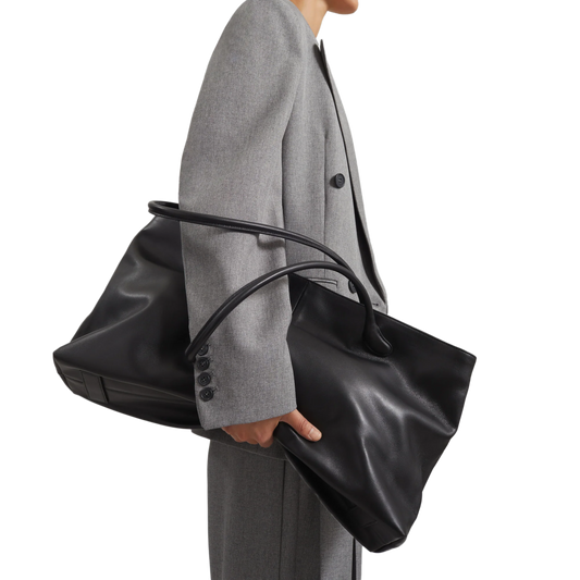 Low Classic Women's Haricot Bag Leather Black