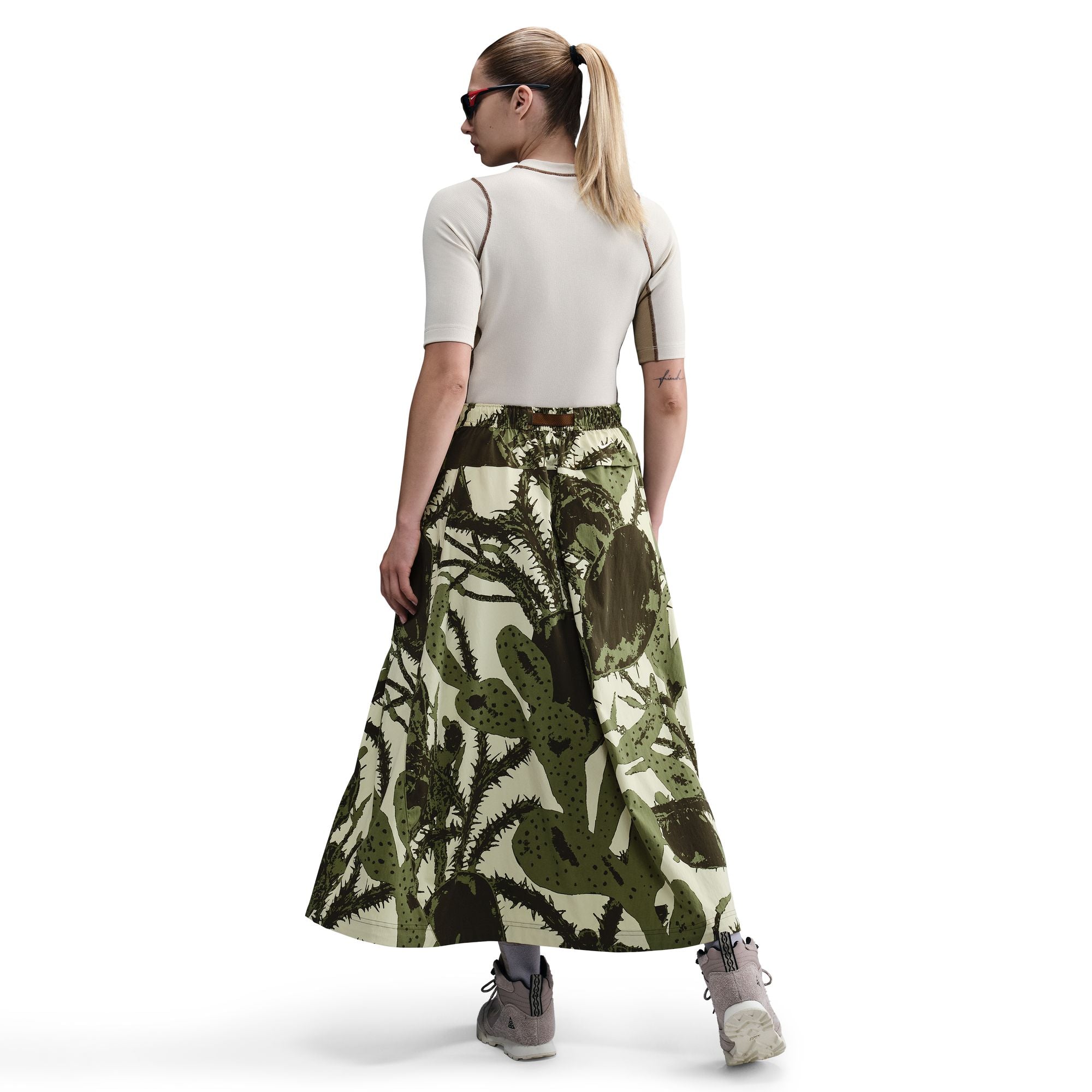 Nike Women's ACG Smith Summit Skirt Lt Khaki/Cargo Khaki HV0579-229