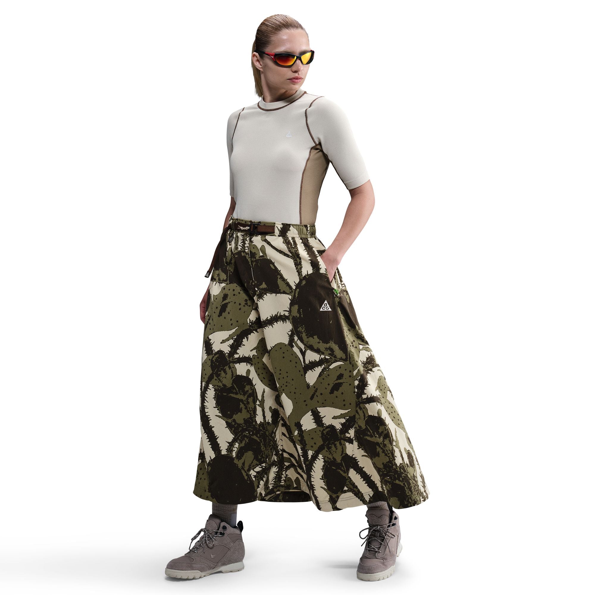 Nike Women's ACG Smith Summit Skirt Lt Khaki/Cargo Khaki HV0579-229