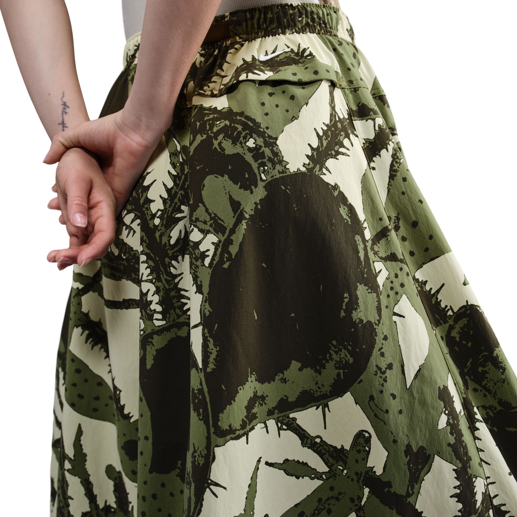 Nike Women's ACG Smith Summit Skirt Lt Khaki/Cargo Khaki HV0579-229