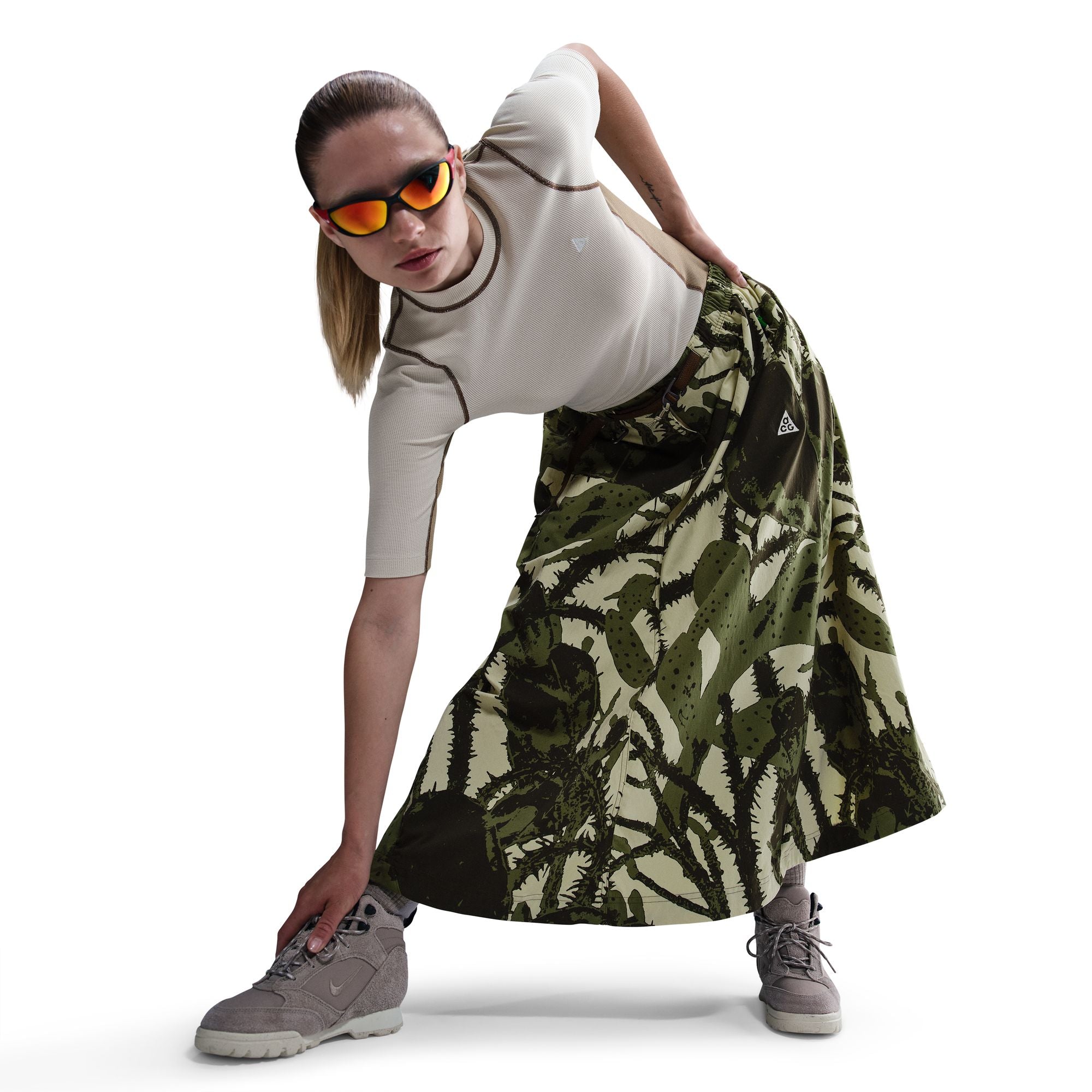 Nike Women's ACG Smith Summit Skirt Lt Khaki/Cargo Khaki HV0579-229