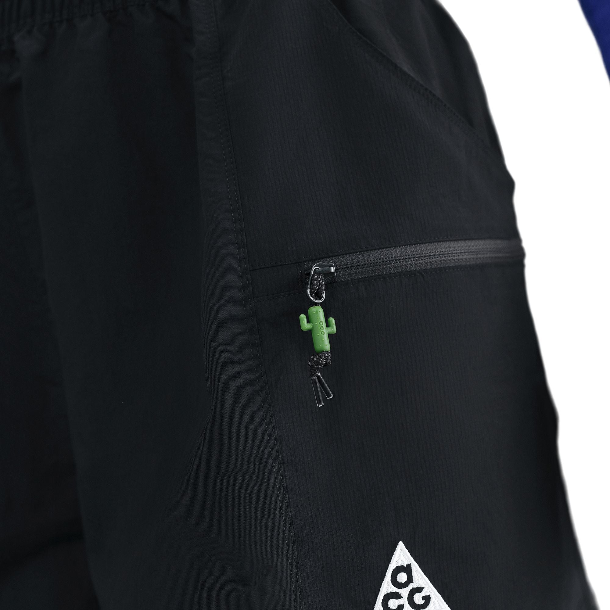 Nike Women's ACG Death Bloom Shorts Black/Anthracite HV6387-010