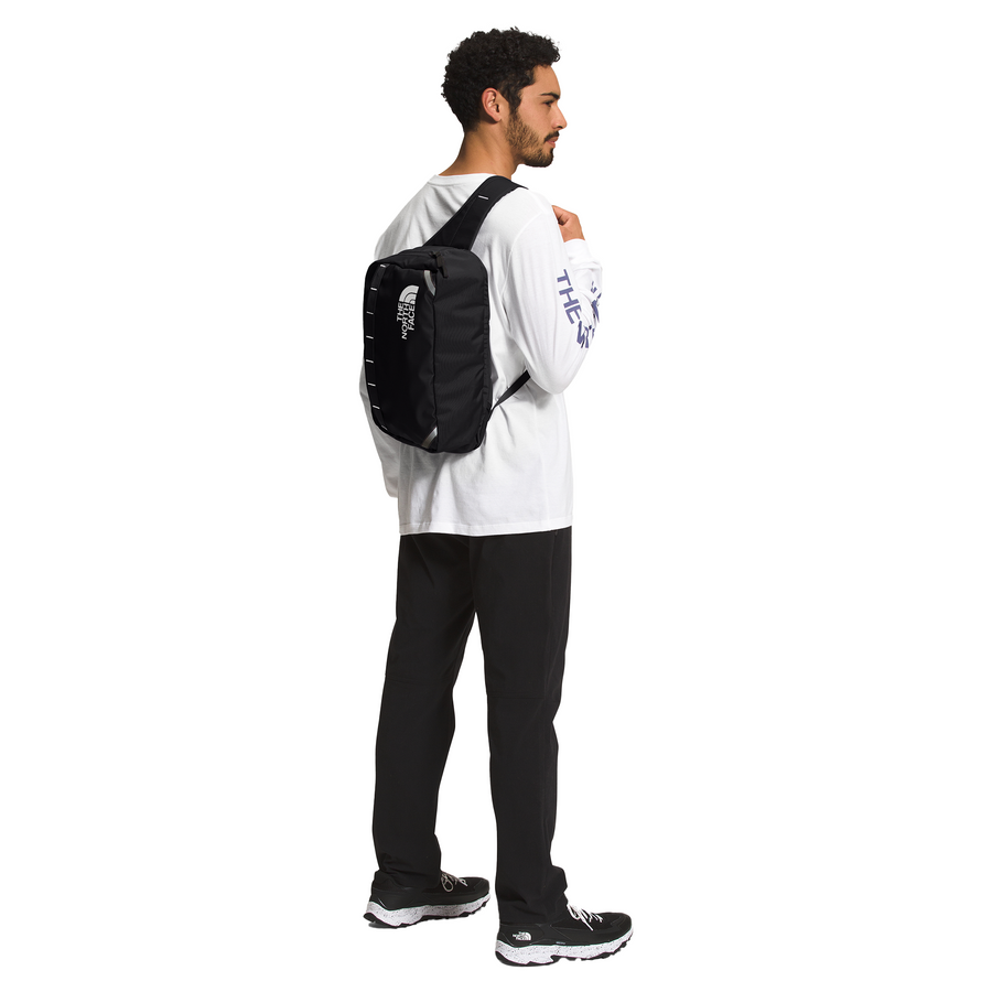 The North Face Base Camp Voyager Sling TNF Black/TNF White/NPF NF0A81BN53R