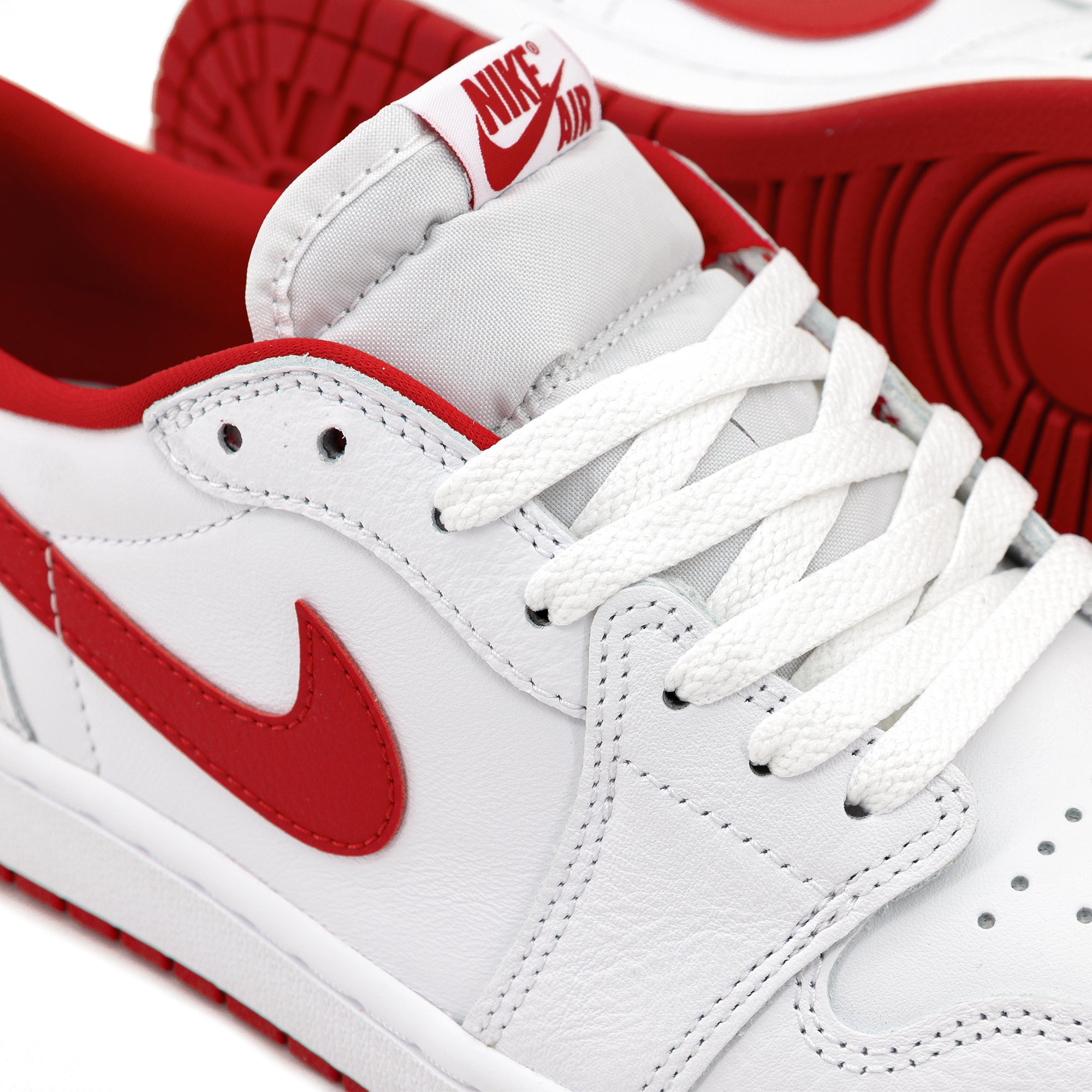 White best sale red aj1