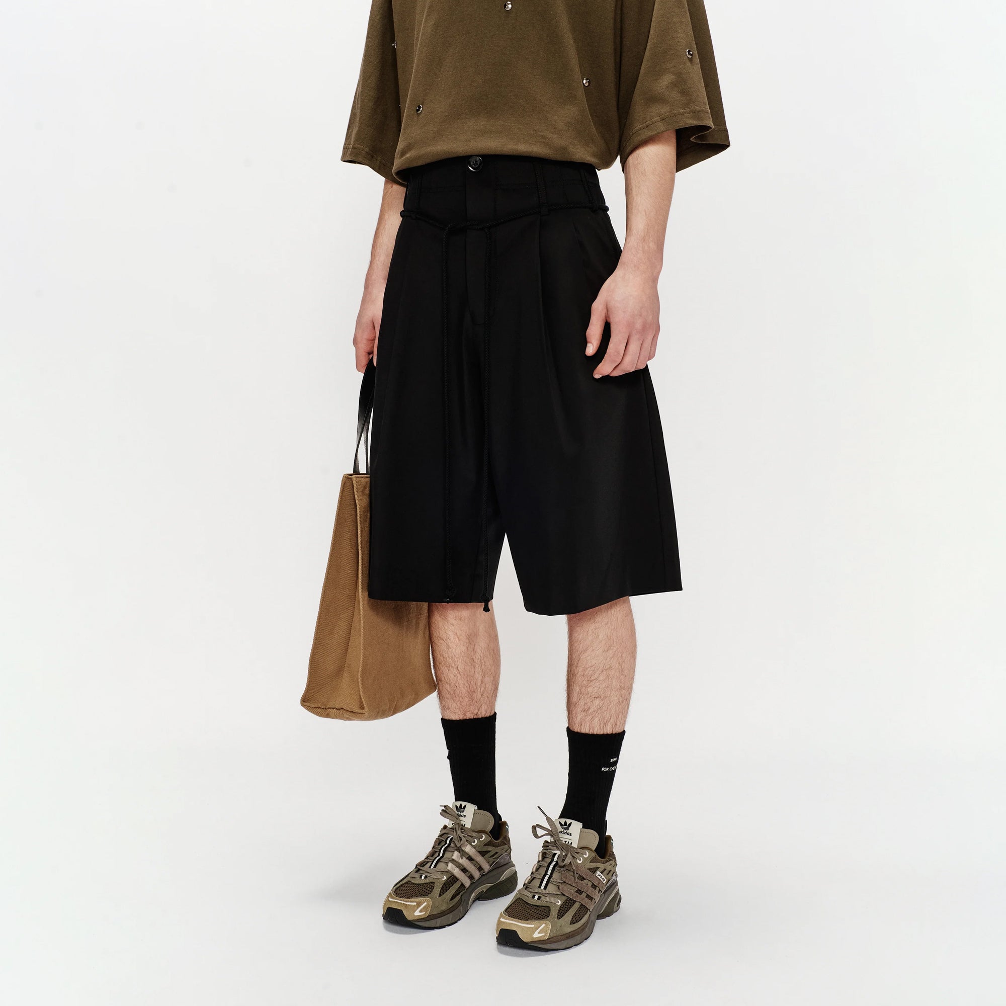 Song For The Mute Double Pleated Shorts Black 251_MST048_POLYBLK