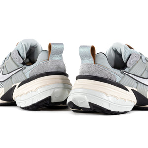 Nike Women's V2K Run Light Pumice/Chrome/Lt Orewood Brn/Black FN6703-003