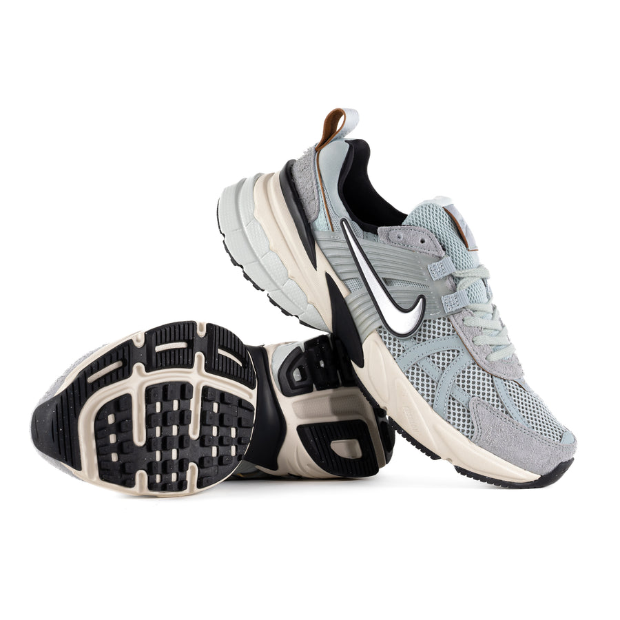 Nike Women's V2K Run Light Pumice/Chrome/Lt Orewood Brn/Black FN6703-003