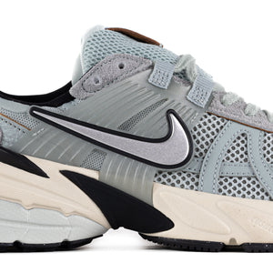 Nike Women's V2K Run Light Pumice/Chrome/Lt Orewood Brn/Black FN6703-003