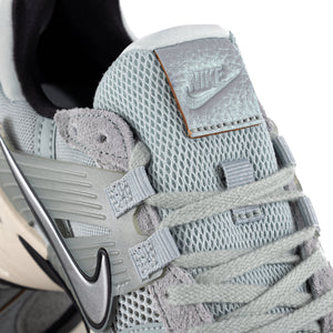 Nike Women's V2K Run Light Pumice/Chrome/Lt Orewood Brn/Black FN6703-003