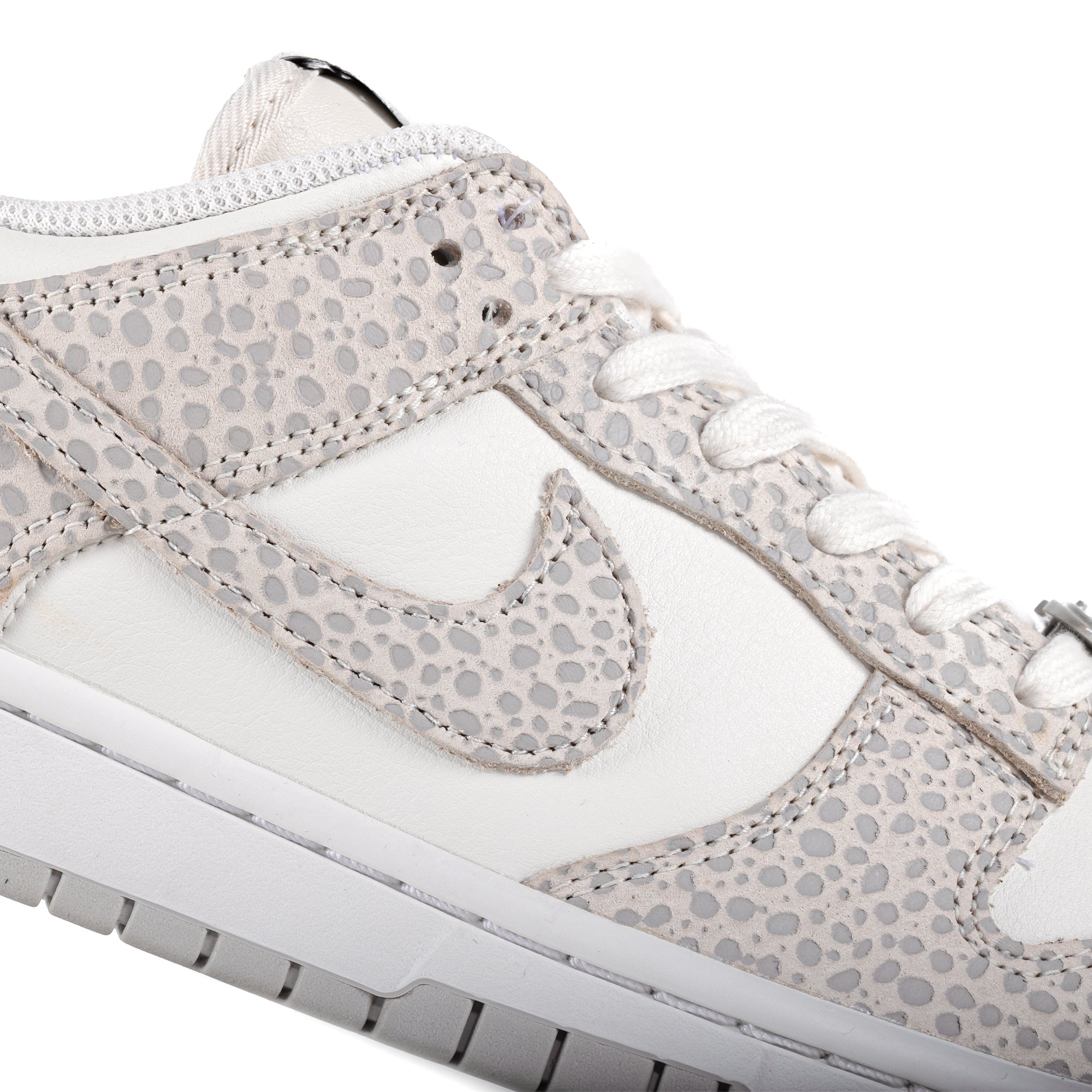 Nike Women's Dunk Low Premium Phantom/Photon Dust/Lt Smoke Grey