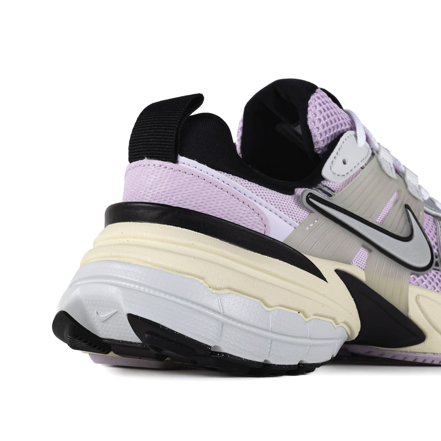 Nike Women's V2K Run Doll/Metallic Silver/Black/Barely Grape HF1876-500