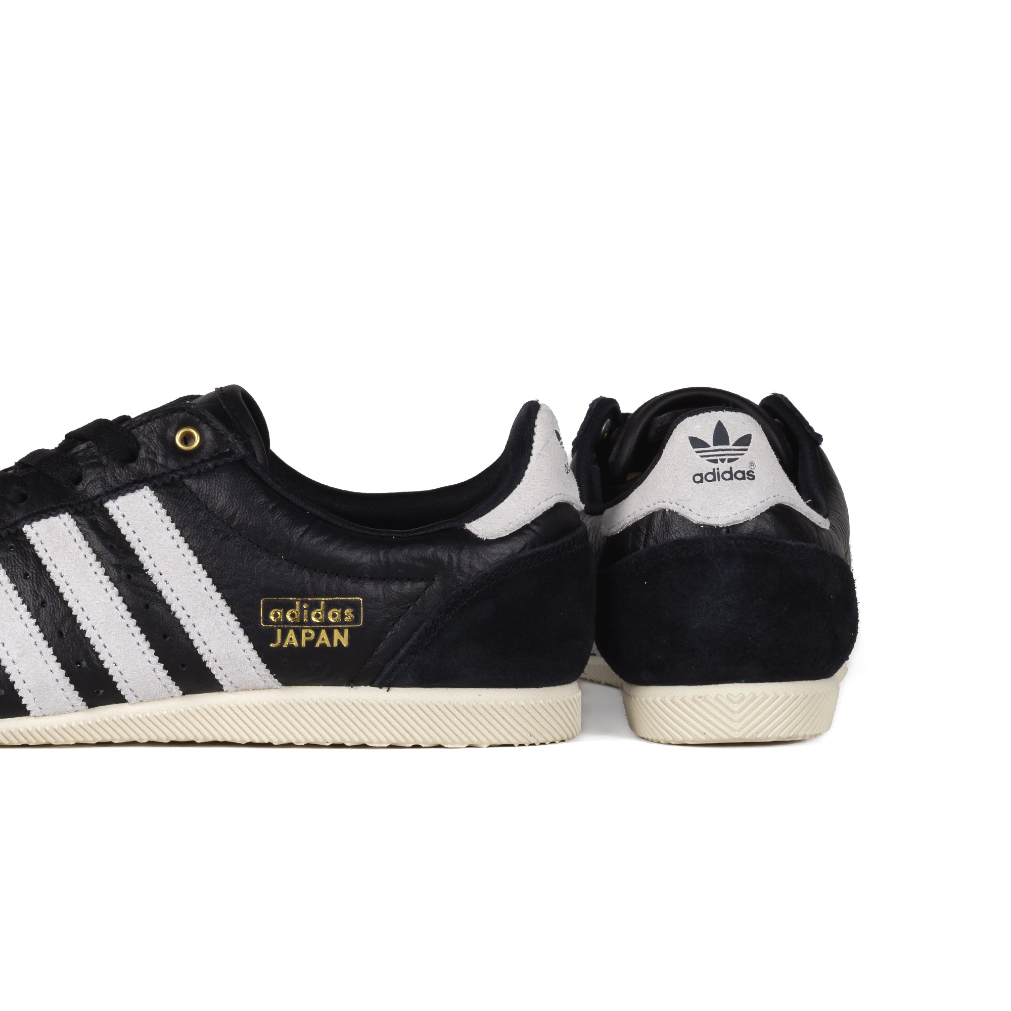 adidas Women's Japan Cblack/Ftwwht/Goldmt IH5490