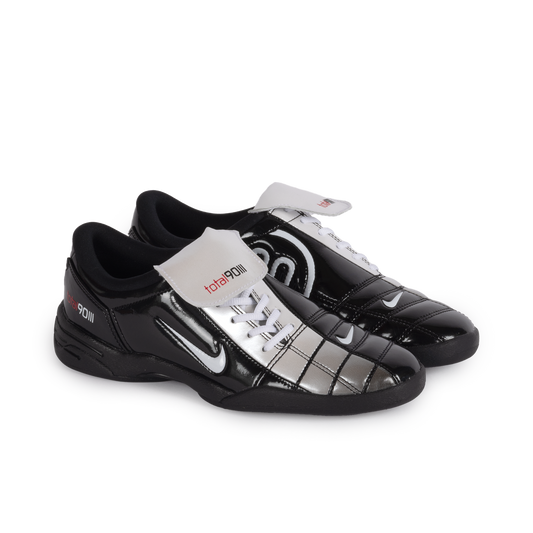 Nike Women's Total 90 SE Black/White/University Red IO2389-001