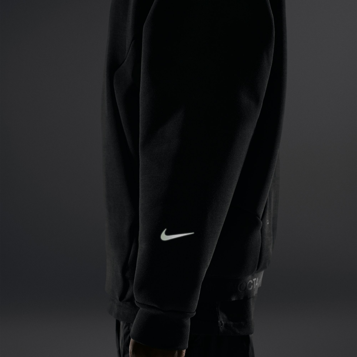 Nike NOCTA Trapezoid Cut Crew-Neck Sweatshirt Black/Refblk IO9014-010