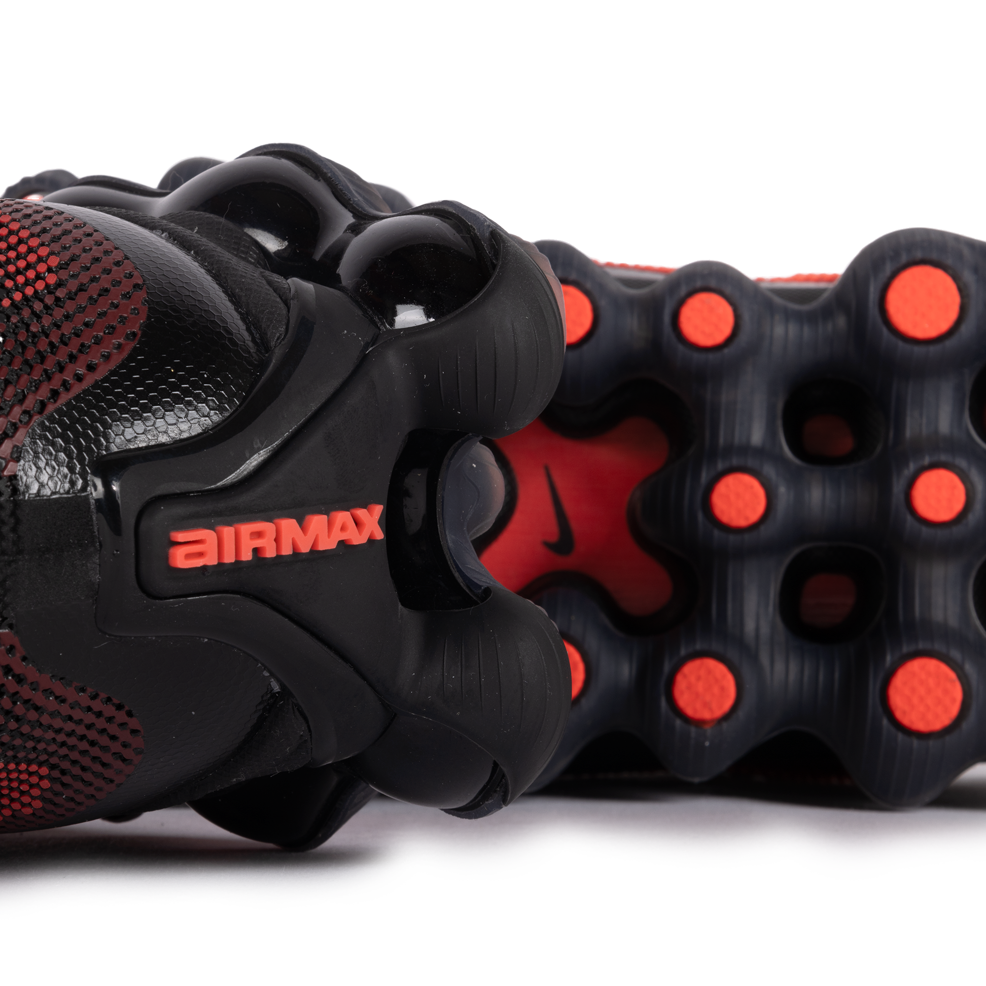 Nike Air Liquid Max Black/Metallic Gold/Team Red/Fire Red IQ7634-002
