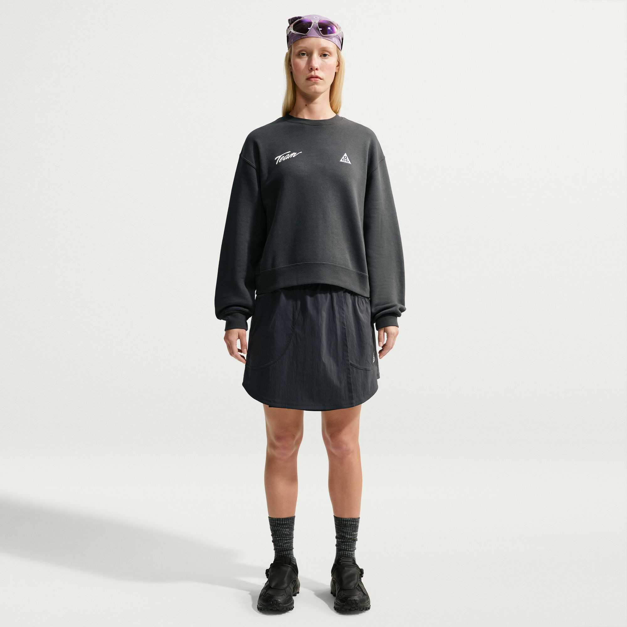Nike ACG Women's "Tuff Fleece" Dri-FIT Crew-Neck Sweatshirt Dk Smoke Grey/White IU8168-070
