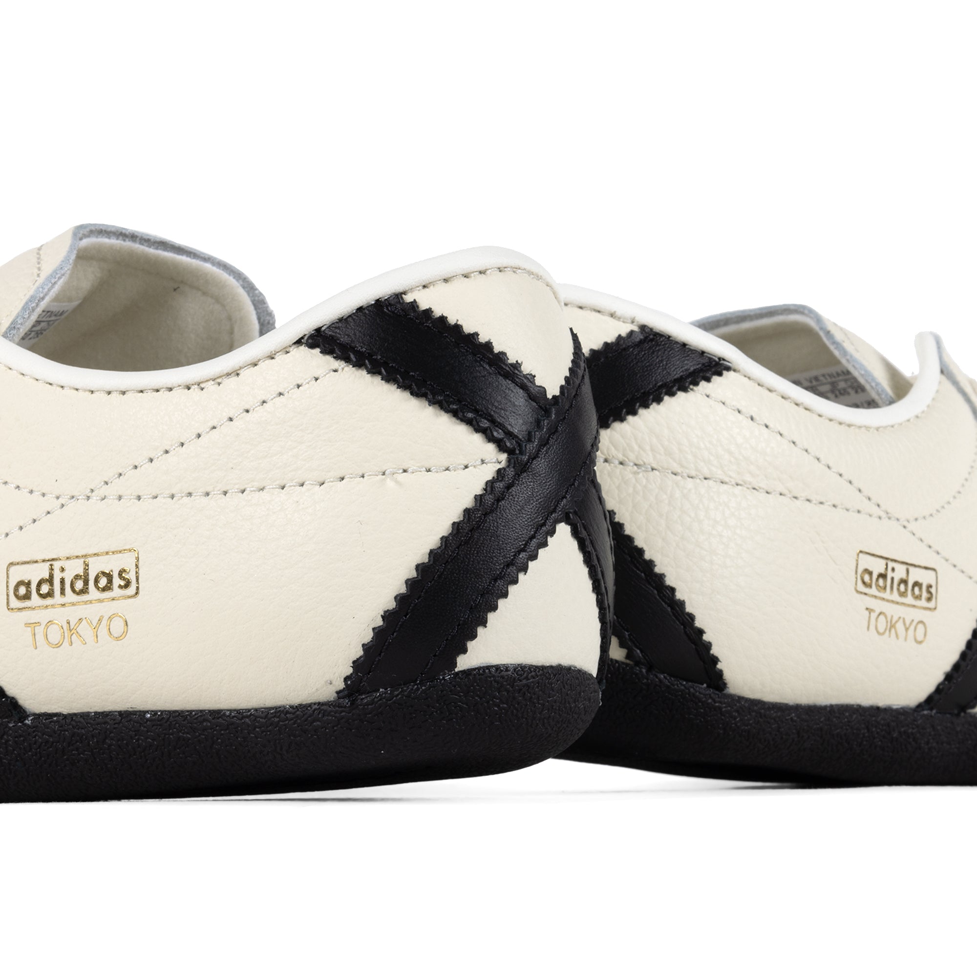 adidas Women's Tokyo Owhite/Cblack/Goldmt JQ0597