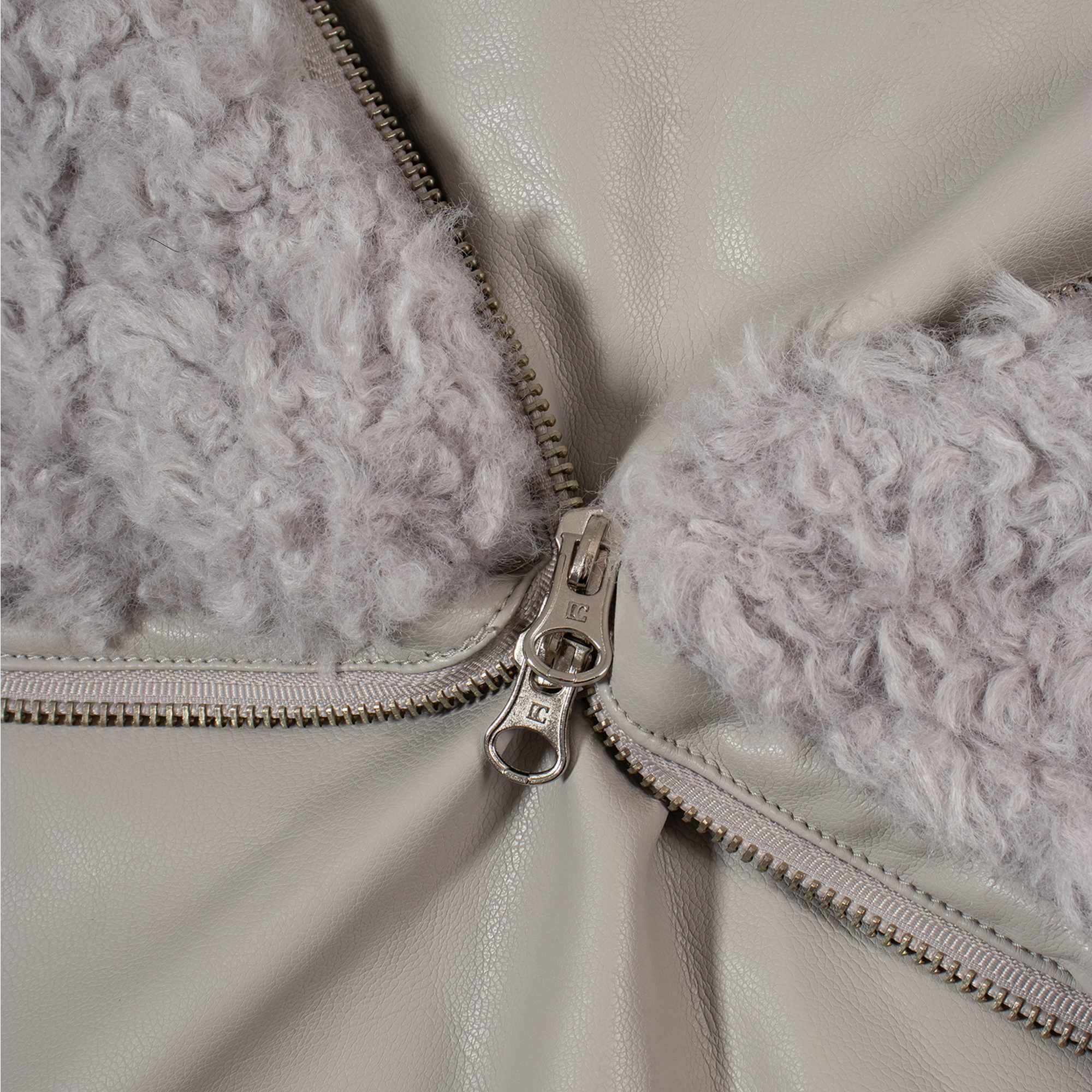 Low Classic Women's Fur Triangle Pop-Up Bag Grey