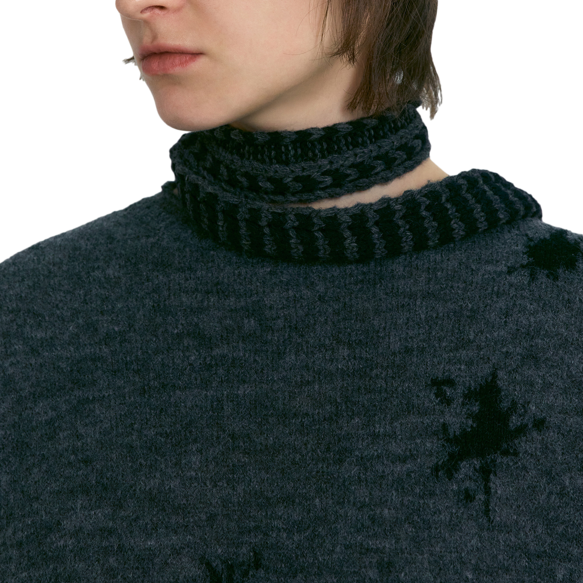 Low Classic x Uou Cute Dandelion Cat Knit Charcoal