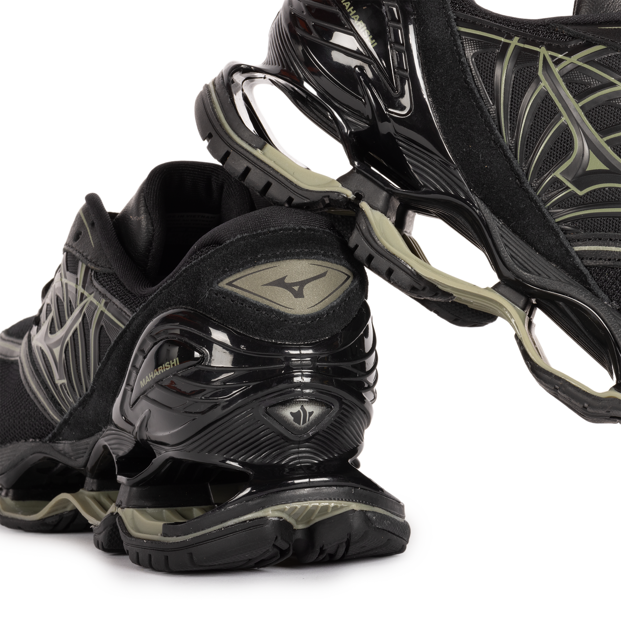 Mizuno x Maharishi Wave Prophecy LS Black/Deep Green D1GD261701