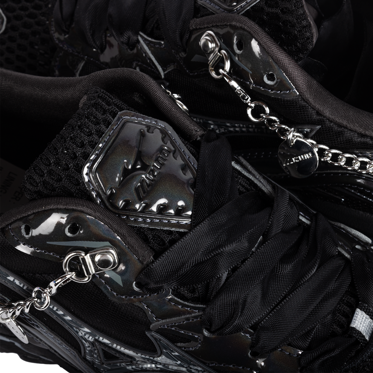 Mizuno Wave Rider 10 Jewels Black/Black Sand/Quiet Shade D1GA260E02