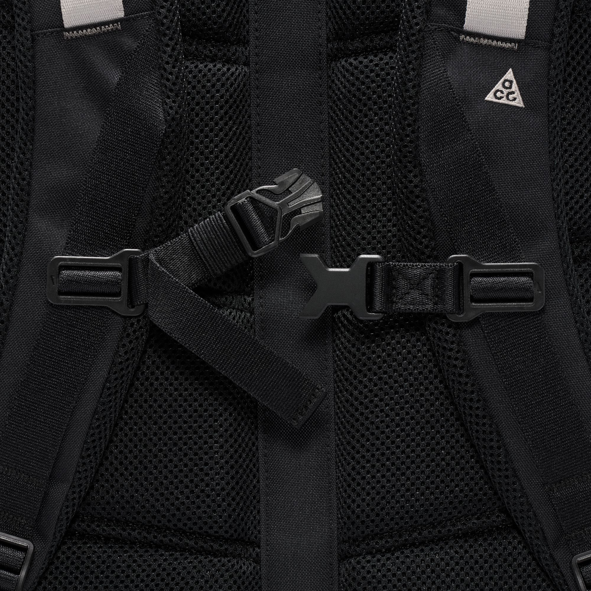 Nike ACG DAYMAX Backpack HJ8178-010