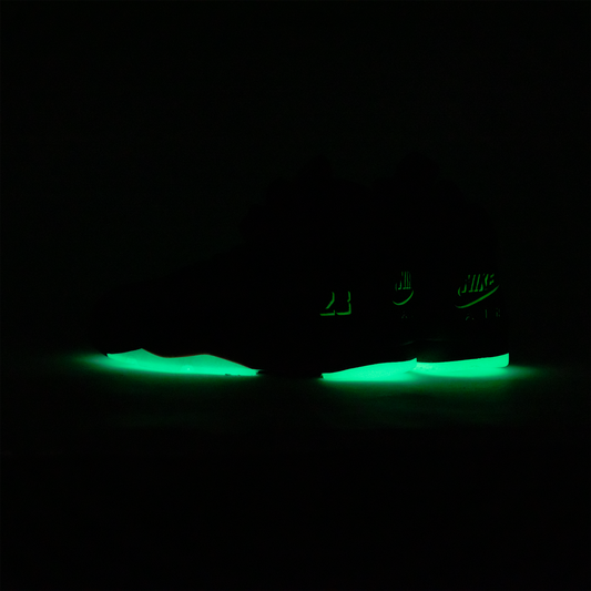 Nike Air Jordan 5 Retro "Halloween" Black/Black/Picante Red/Glow N The Dark HQ7978-001