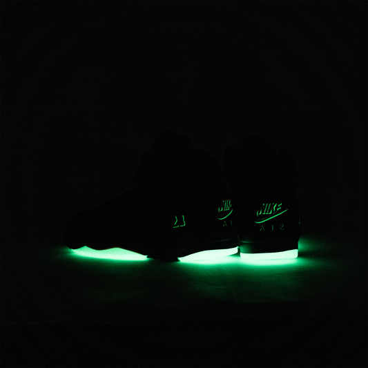 Nike Air Jordan 5 Retro "Halloween" (GS) Black/Black/Picante Red/Glow N The Dark HQ7980-001