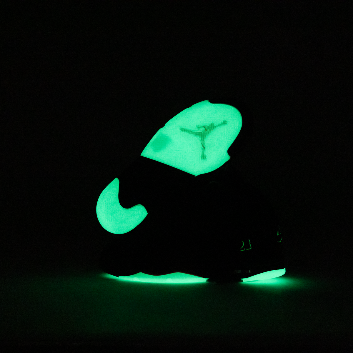 Nike Air Jordan 5 Retro "Halloween" (GS) Black/Black/Picante Red/Glow N The Dark HQ7980-001