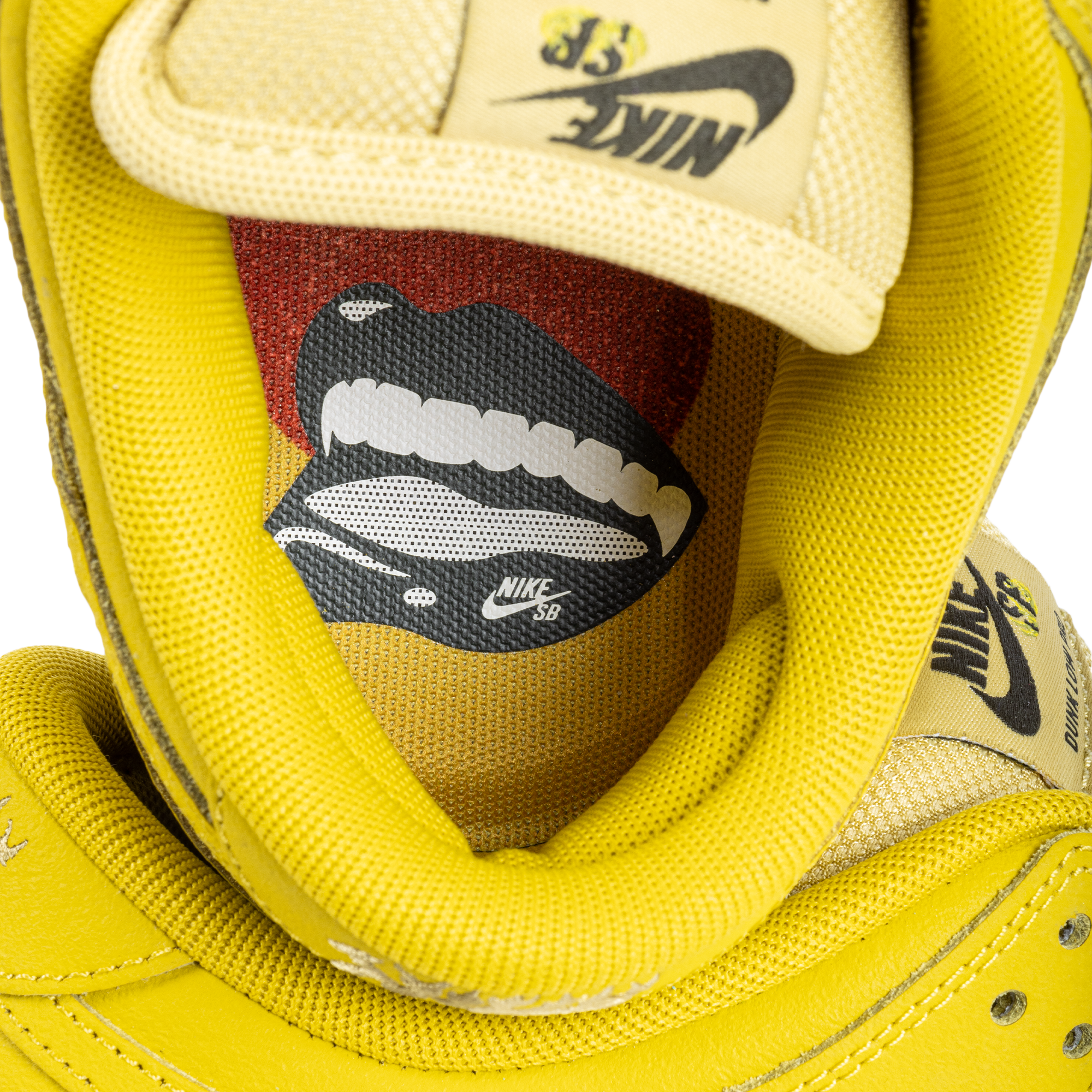 Nike SB Dunk Low Pro Saffron "Hatch Chile" Quartz/Saffron Quartz/Pear IO0427-300