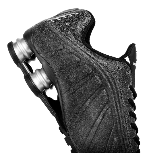 Nike Shox R4 QS Black/Sail/Lt Smoke Grey/Metallic Silver IO4544-002