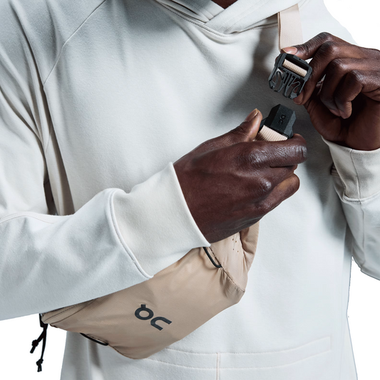 On Waist Pack 2L Lite Sand