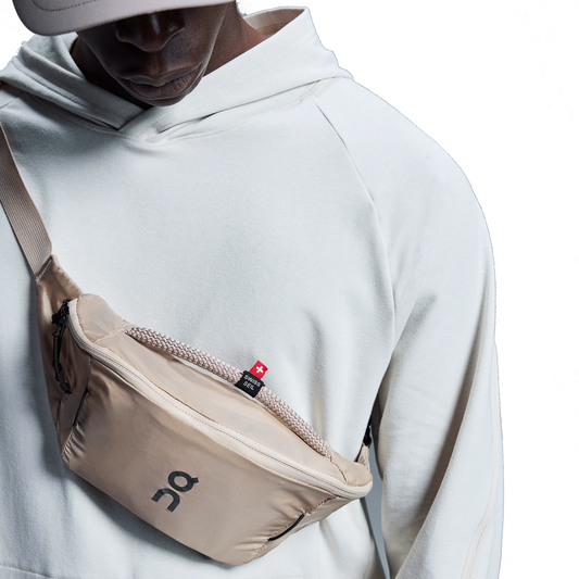 On Waist Pack 2L Lite Sand