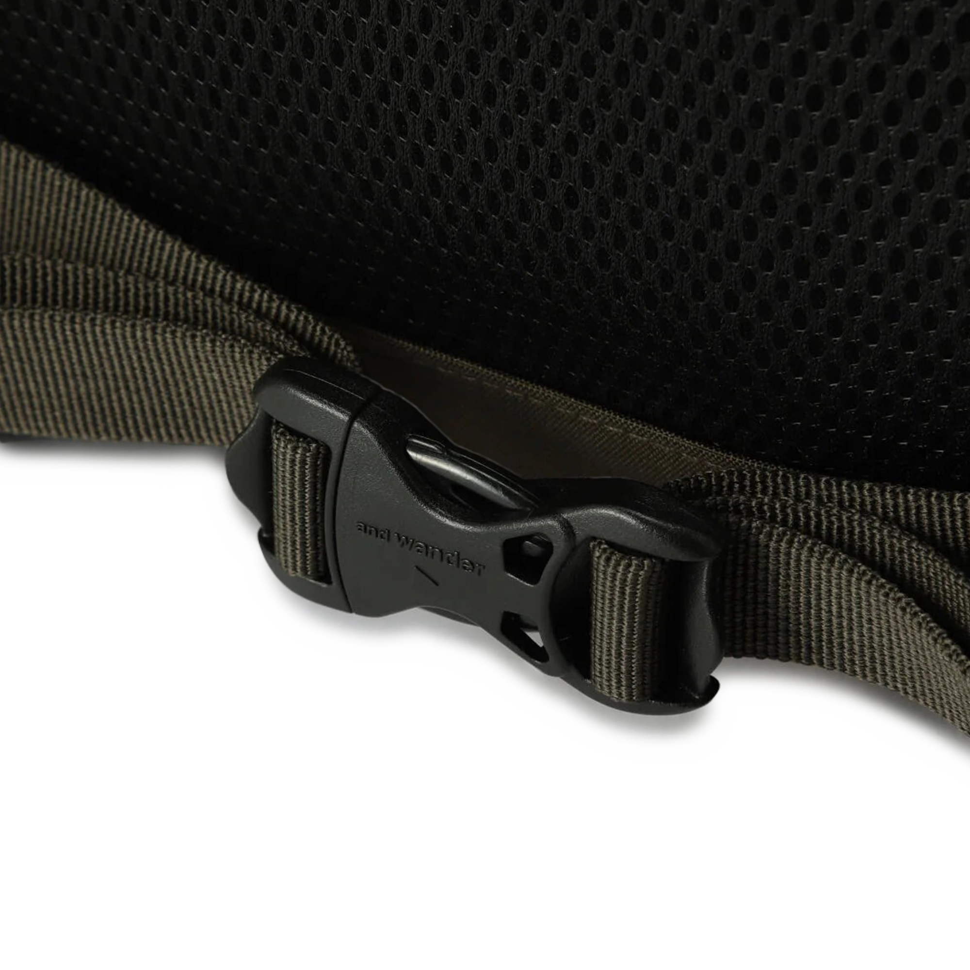 and wander PE/CO 20L Daypack D.Khaki