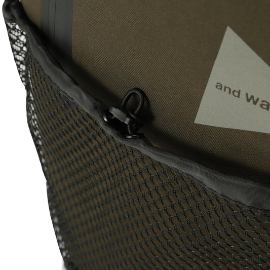 and wander PE/CO 20L Daypack D.Khaki