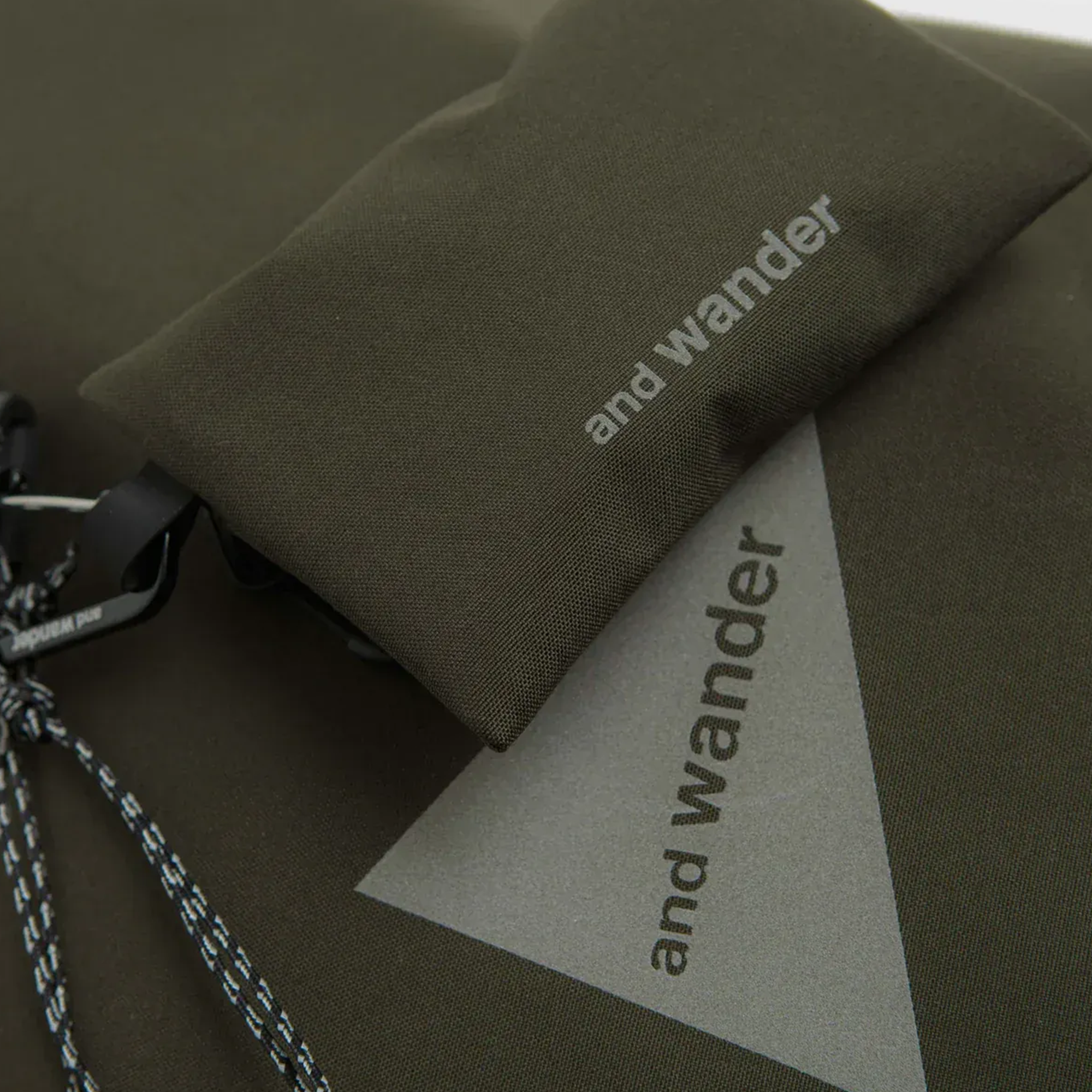 and wander PE/CO Tote Bag D.Khaki