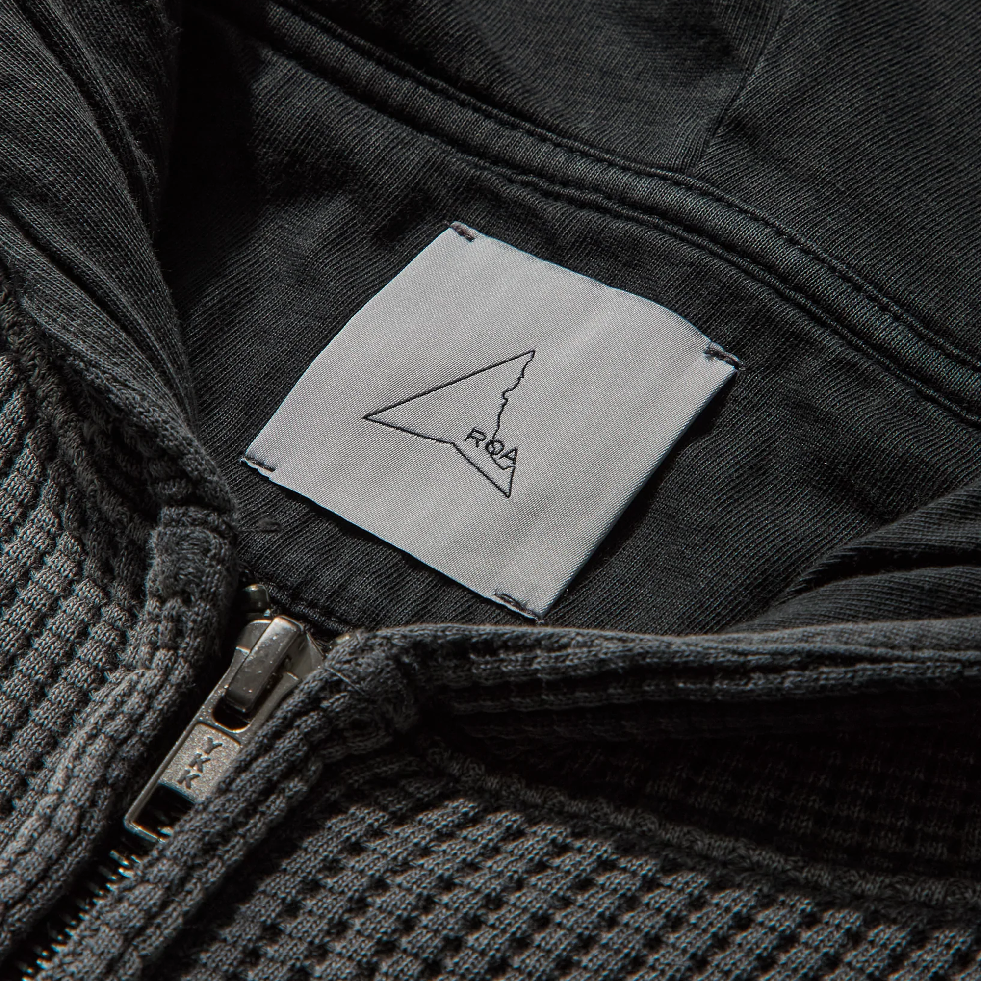 ROA Bee Sun Faded Waffle Zip Up Hoodie Black RBMW0513FA340