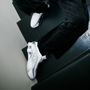 Nike shox r4 sales womens