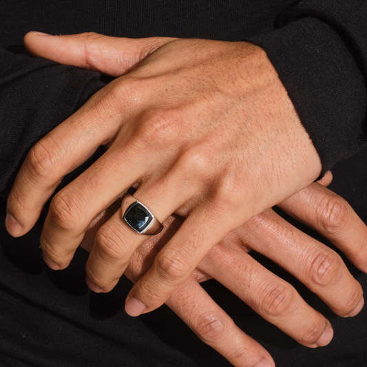 Tom Wood Kay Ring Black Larvikite