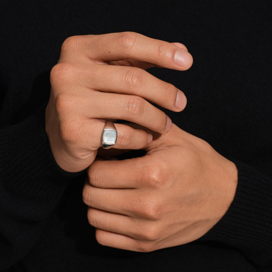 Tom Wood Kay Ring White Mother Of Pearl