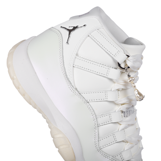 Nike Women's Air Jordan 11 Retro Sail/Pearl Grey/White/Metallic Silver AR0715-110