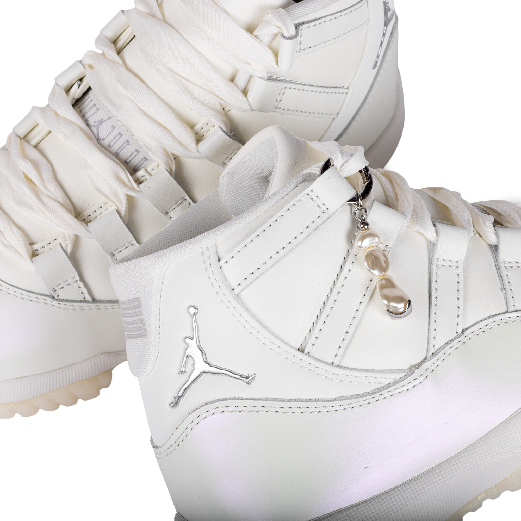 Nike Women's Air Jordan 11 Retro Sail/Pearl Grey/White/Metallic Silver AR0715-110