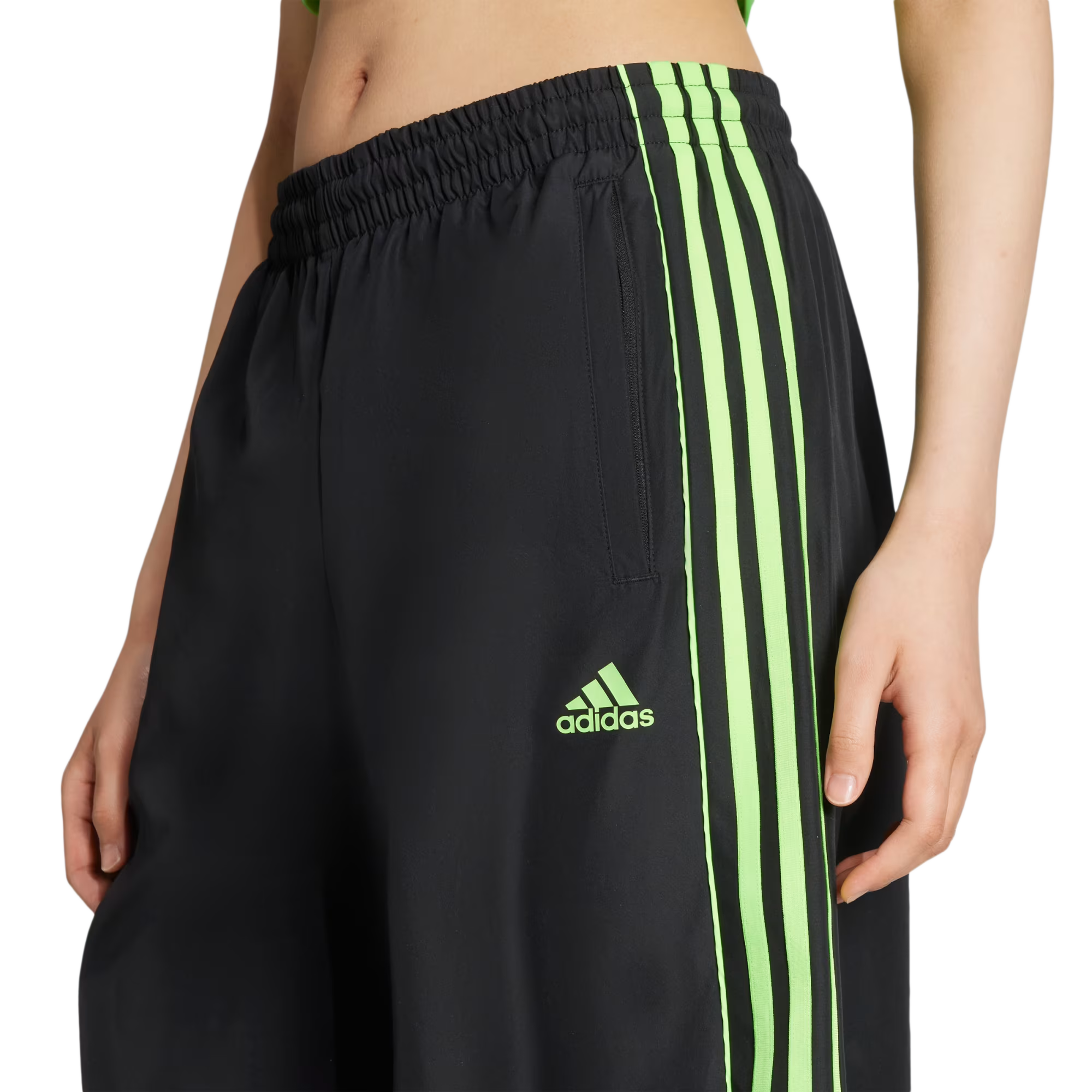 adidas Women's Teamgeist Adicolor Oversized Woven Track Pant Black/Siggnr JV7478