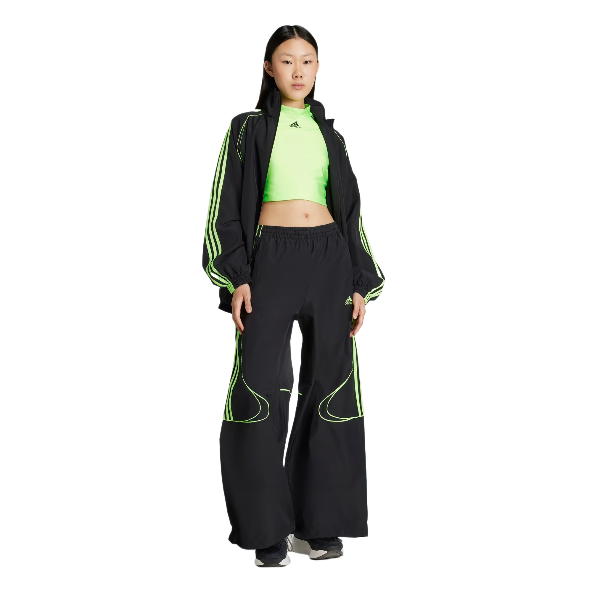 adidas Women's Teamgeist Adicolor Oversized Woven Track Pant Black/Siggnr JV7478