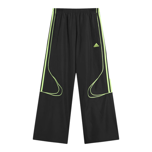 adidas Women's Teamgeist Adicolor Oversized Woven Track Pant Black/Siggnr JV7478