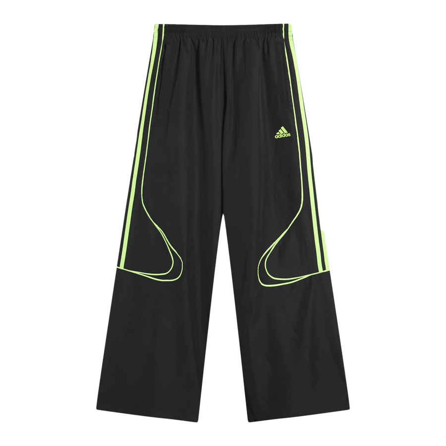 adidas Women's Teamgeist Adicolor Oversized Woven Track Pant Black/Siggnr JV7478